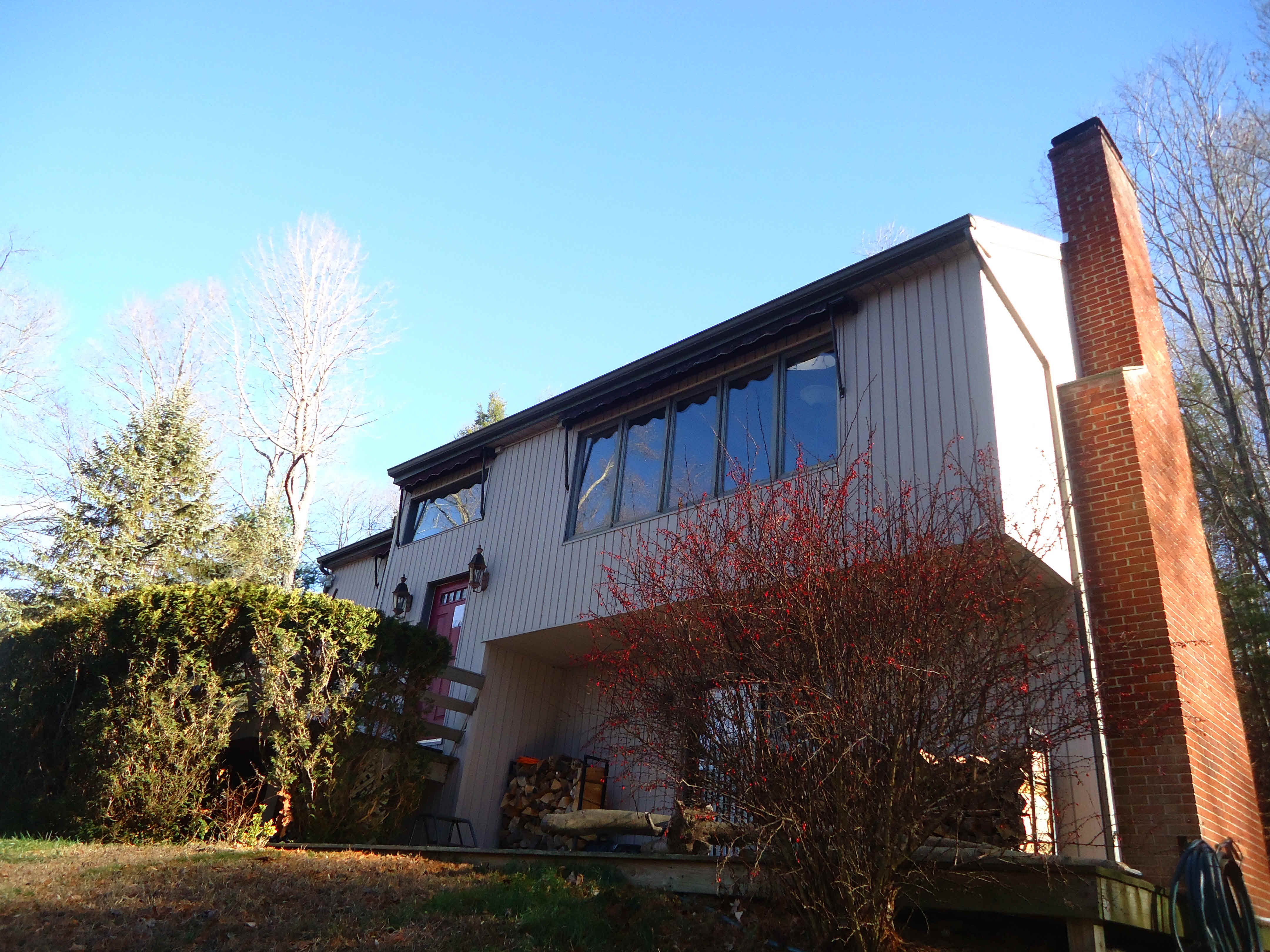 Building photograph for 102 WEWAKA BROOK RD